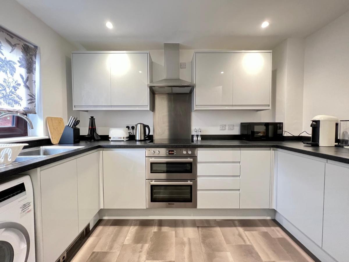 Modern 2 Bed Townhouse Just Outside City Walls With Free Private Parking York Exterior foto